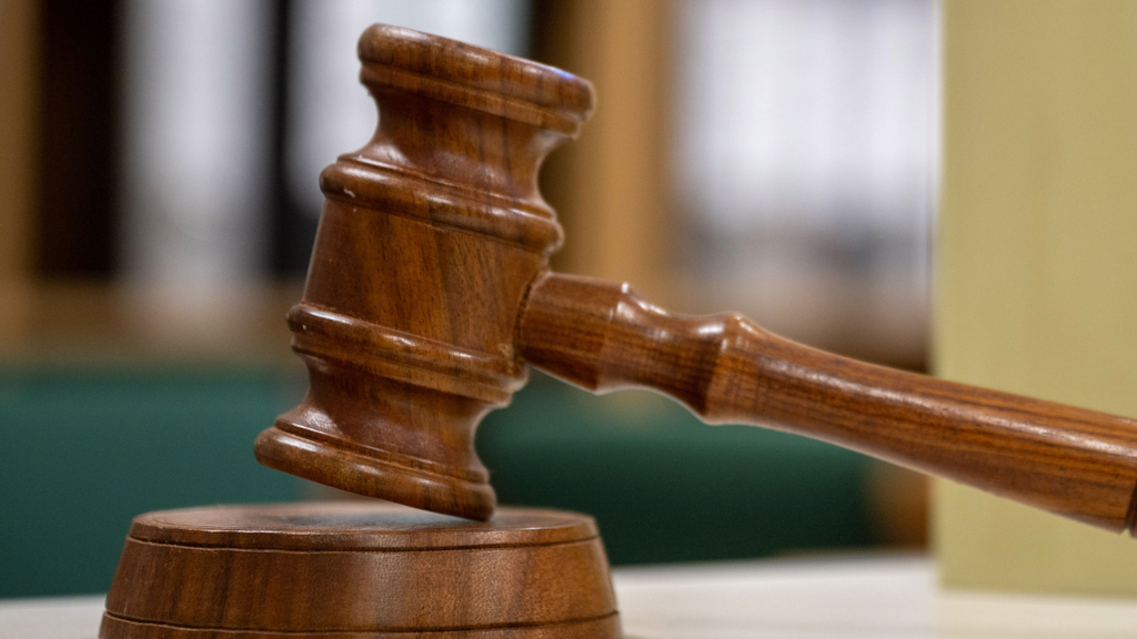 Judge sets bail at $200,000 for sex offender accused of posing as teen at Maple Grove school — WCCO / CBS Minnesota, Lakeville Schools news