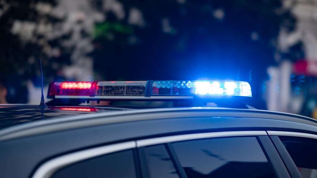 Shelter-in-place issued in Burnsville after shooting injures 1 — WCCO / CBS Minnesota, Lakeville Community news