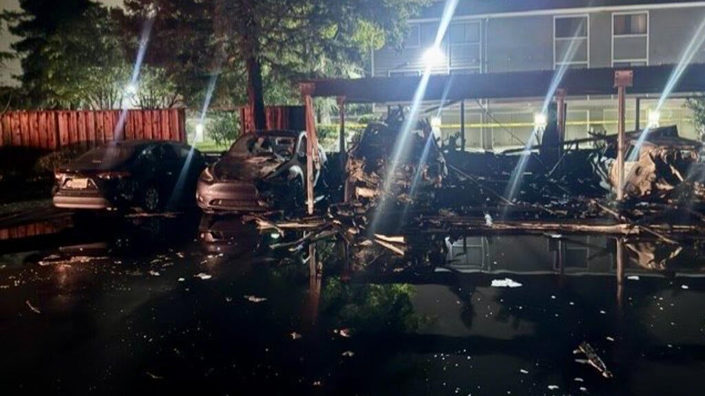 Overnight fire at San Jose housing complex damages more than 20 vehicles, carport — CBS Bay Area (KPIX), Lakeville Community news