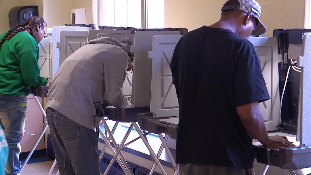Catholic Charities helps Minnesota's unhoused vote ahead of midterms — WCCO / CBS Minnesota, Lakeville Sports news