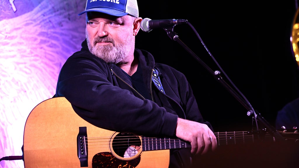 Zac Brown Band founding member raising awareness of ALS with "Hop on a Cure" nonprofit — WCCO / CBS Minnesota, Lakeville Community news
