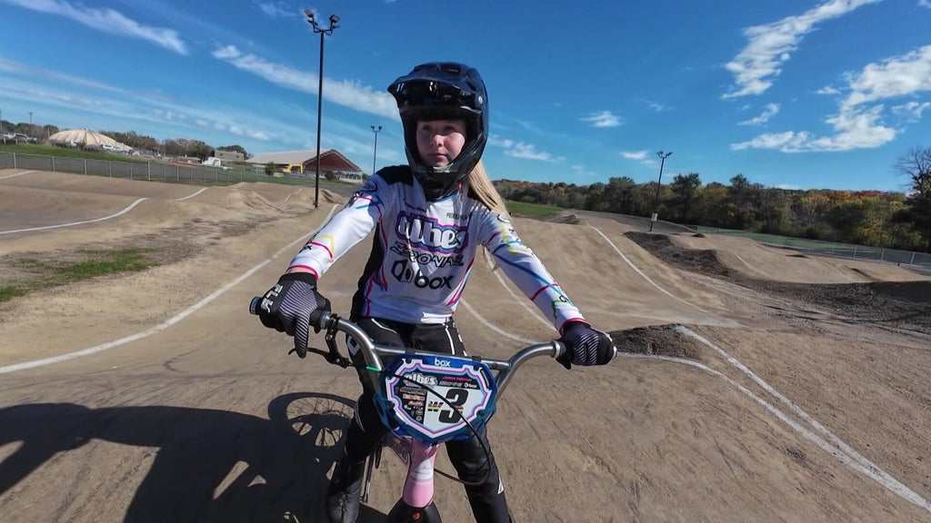 Woodbury BMX world champion continues to outpace competition at 14 — WCCO / CBS Minnesota, Lakeville Schools news