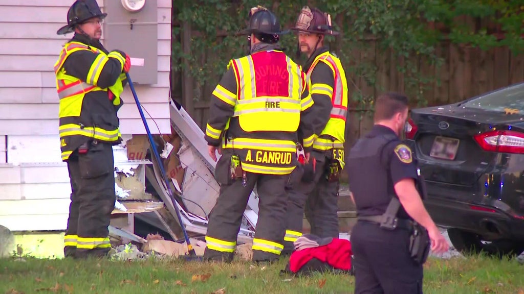 Man blew through Bloomington stop sign, hit car, which then struck home, police say — WCCO / CBS Minnesota, Lakeville Community news