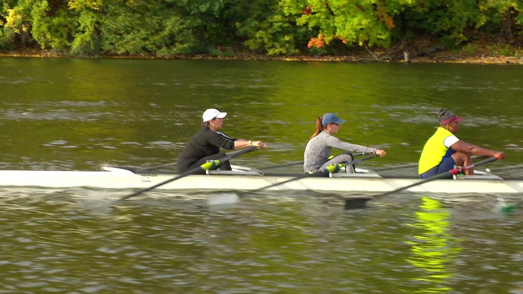 Women in the Minneapolis Rowing Club find challenge, camaraderie on the water — WCCO / CBS Minnesota, Lakeville Health news