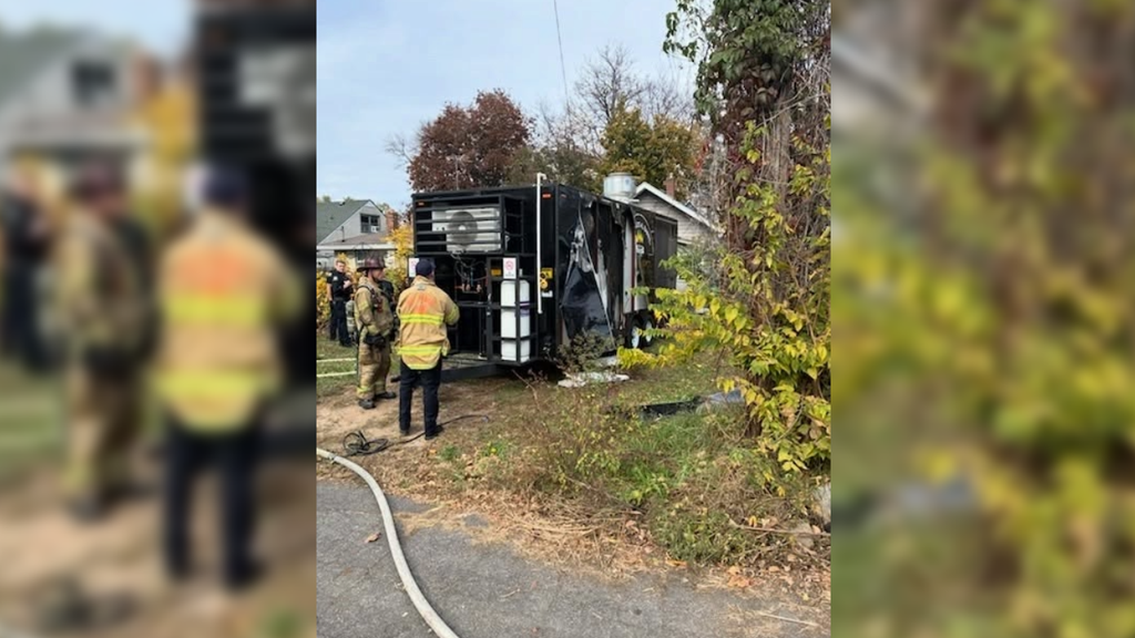 3 adults hospitalized after fire at food truck on St. Paul's east side — WCCO / CBS Minnesota, Lakeville Dining news