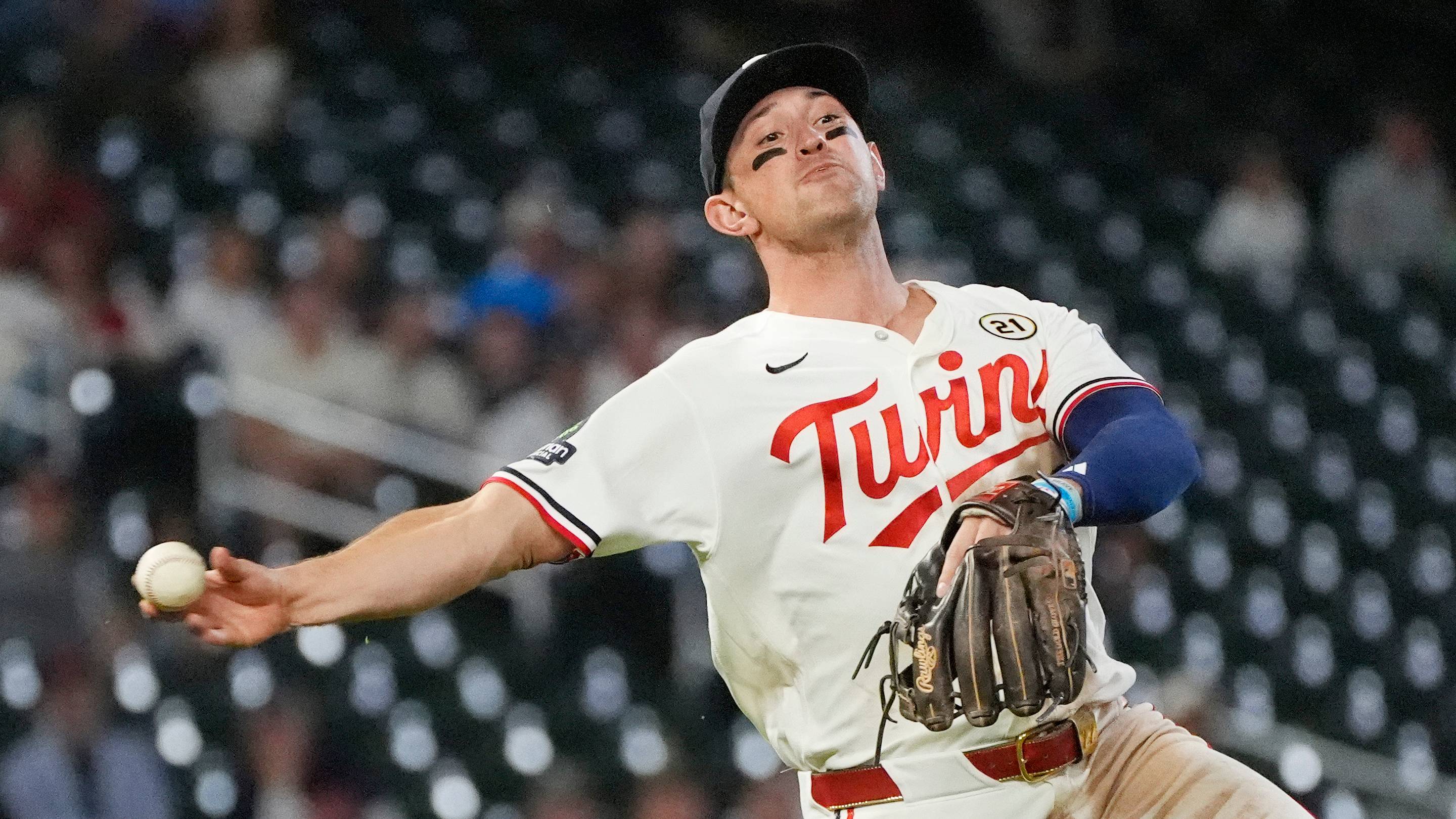 Brooks Lee's Gold Glove nomination further vindicates Twins' decision to move him to third base — Puckett's Pond (Twins), Lakeville Sports news