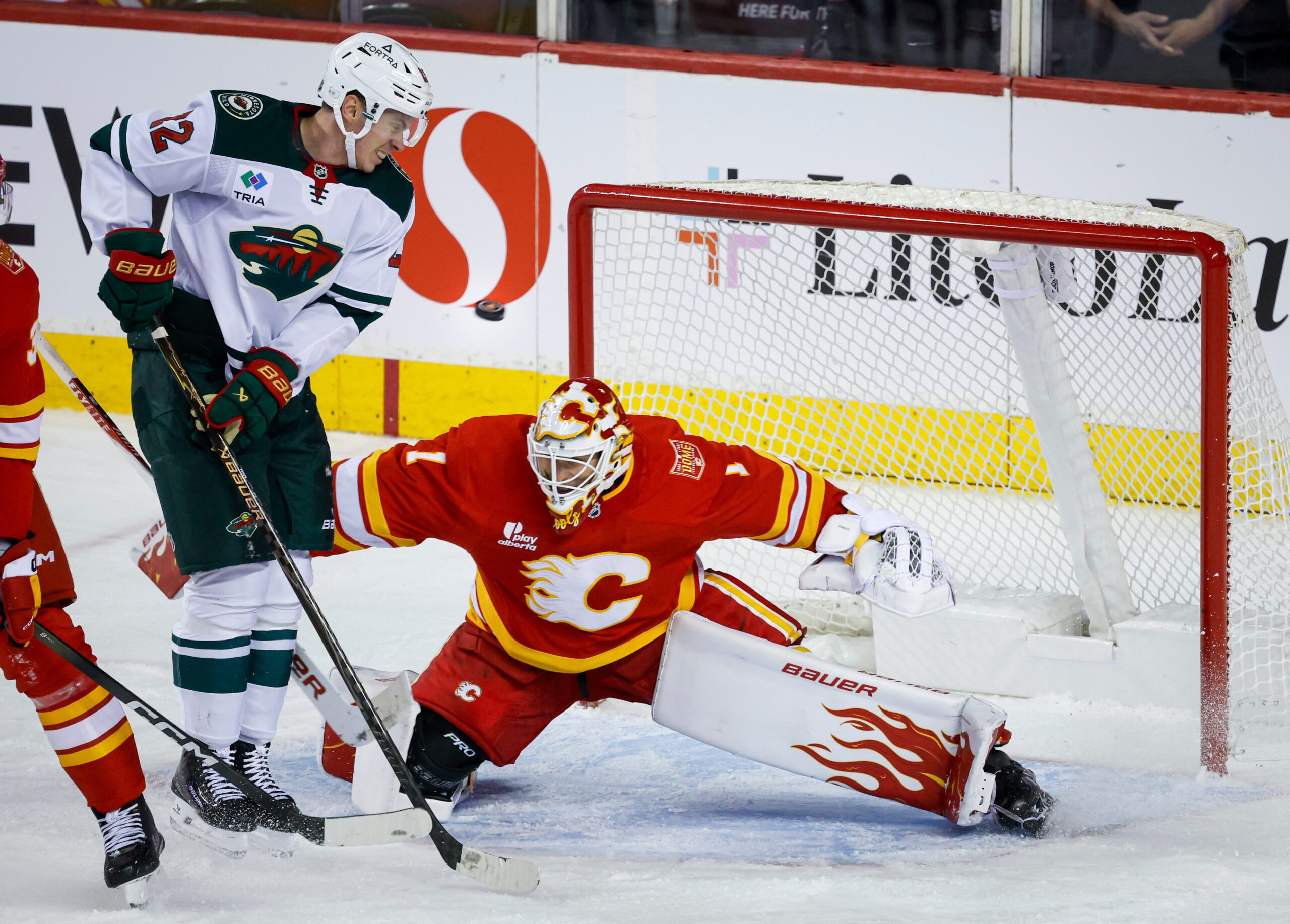 Cooley makes 36 saves in the Flames’ 2-1 victory over the Wild — KSTP 5, Lakeville Sports news