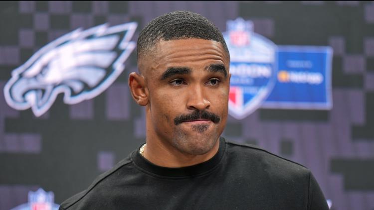 Eagles QB Jalen Hurts sidelined indefinitely with blood clots that could cost him the season — KARE 11 Sports, Lakeville Sports news