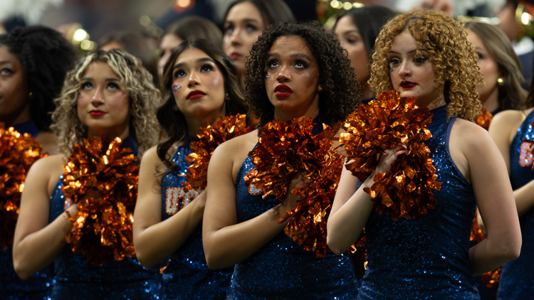 Here's what we know about the service member who fell at the UTSA football game — KHOU 11 (Houston), Lakeville Sports news