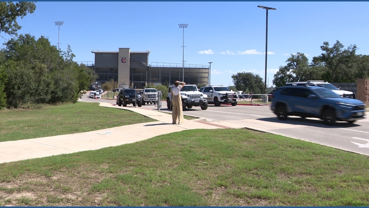Parents rush to Pieper High School during lockdown; two teens taken into custody — KENS 5 (San Antonio), Lakeville Schools news