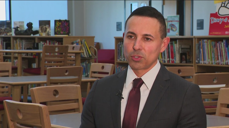 Del Valle ISD superintendent to leave in November — KVUE (Austin), Lakeville Schools news