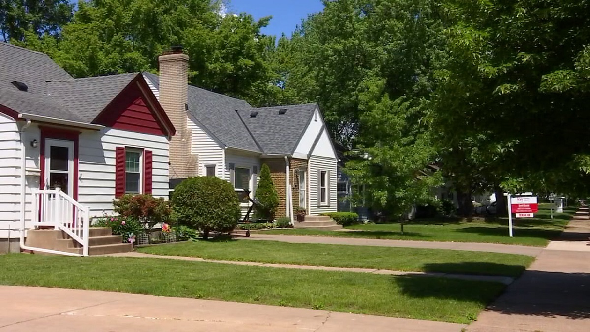 US pending home sales sink near 12-year low as rates top 7%: Report — FOX 9, Lakeville Real Estate news