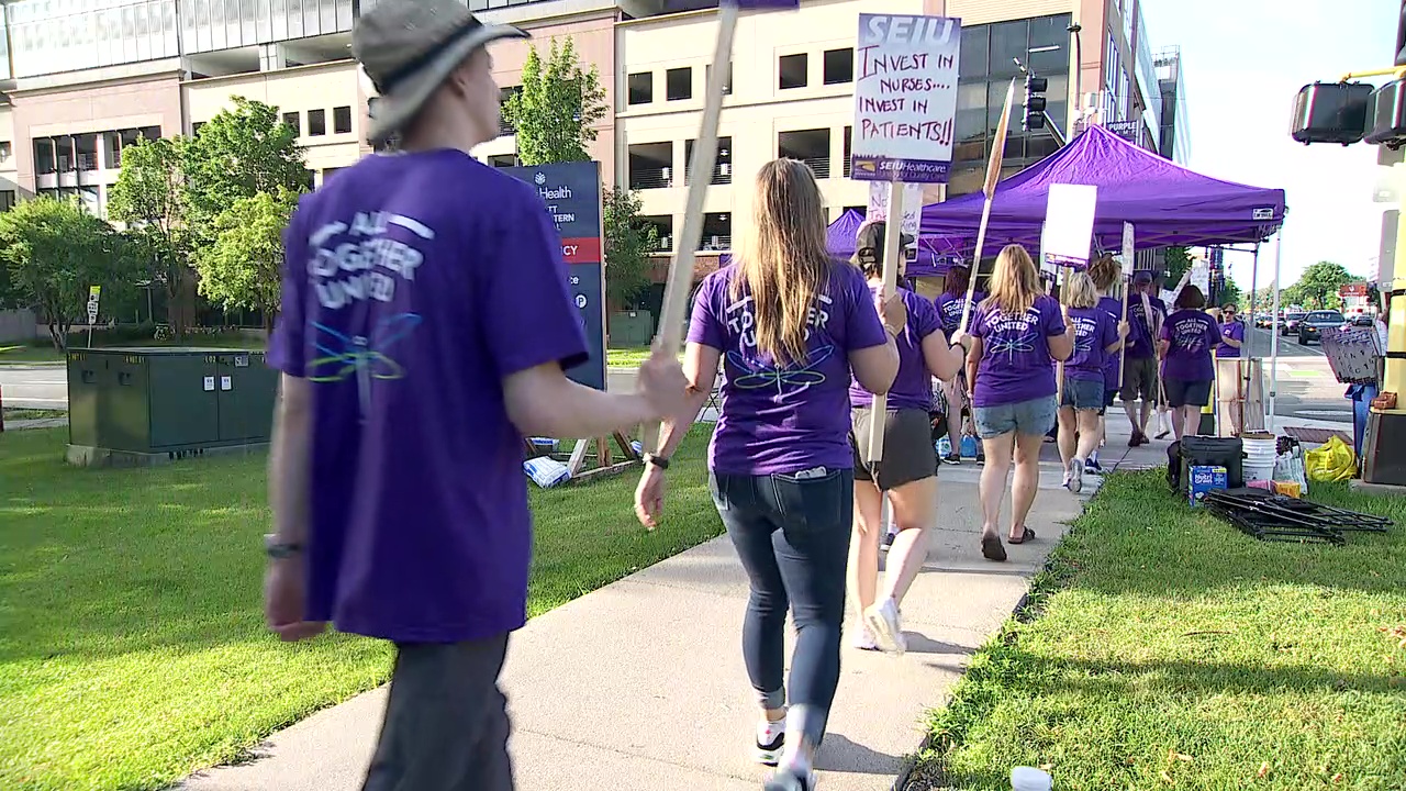 Allina hospice nurses announce tentative agreement for first union contract — FOX 9, Lakeville Health news